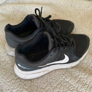 Nike Women's Run Swift 2 Running Shoes